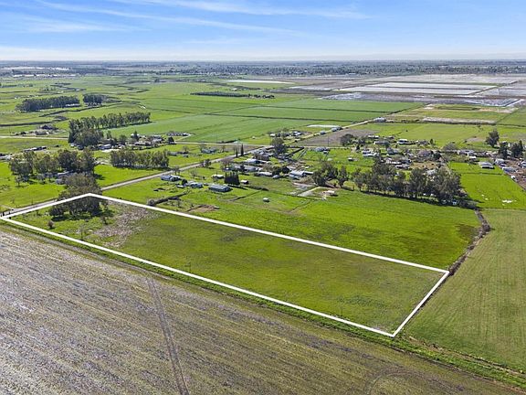 3rd image of 3323 Erle Rd