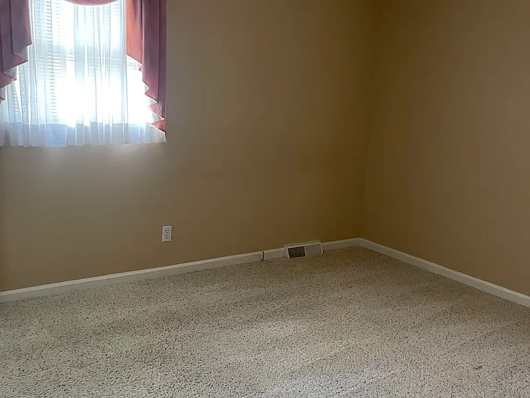 3229 Carriage Ln — Photo 8