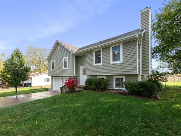 605 Harris Ln, Cameron, MO 64429