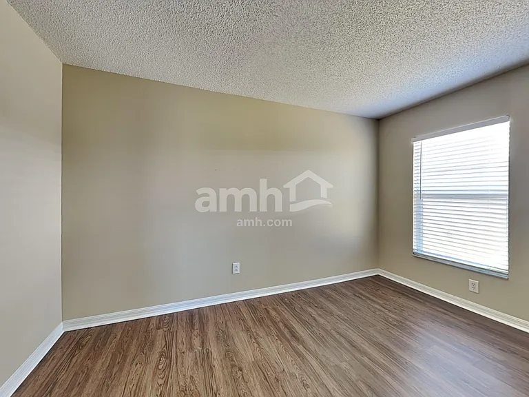 12517 Midpointe Dr — Photo 20