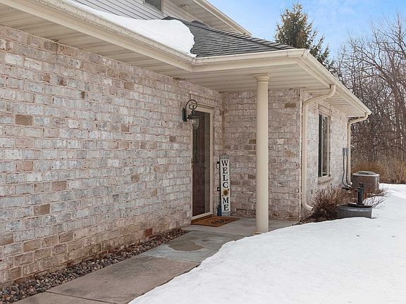 2nd image of 1124 Heyerdahl Hts