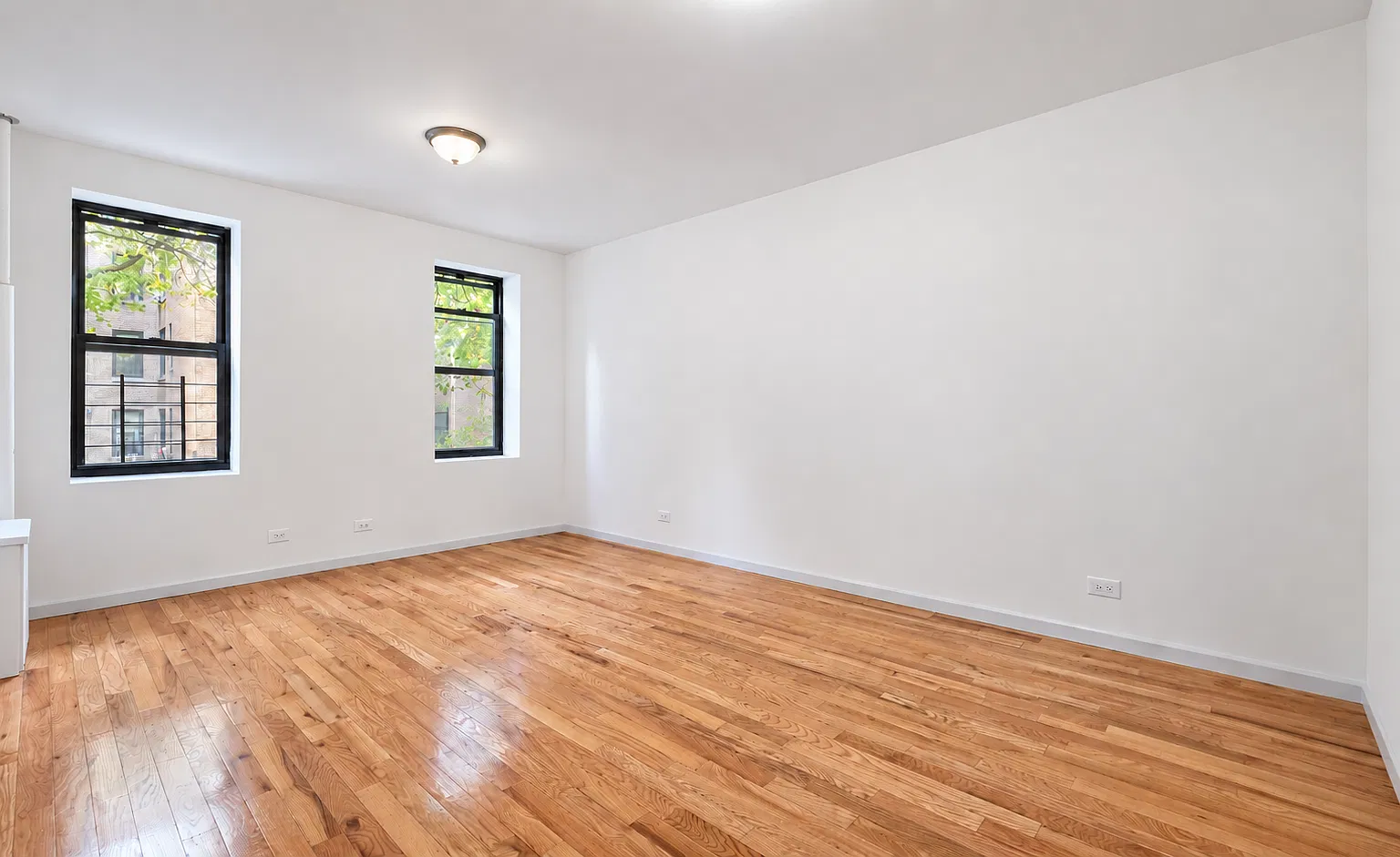 44 Bennett Avenue — Photo 2