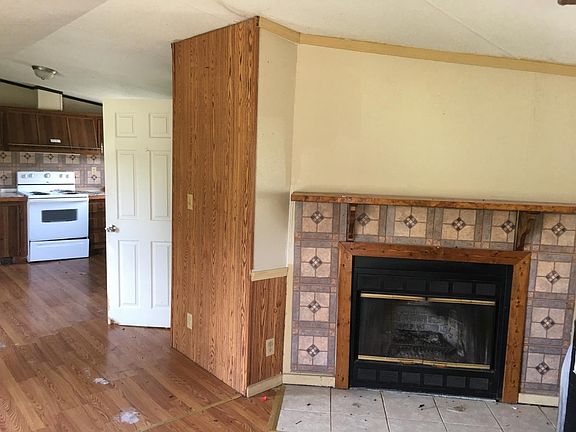 3rd image of 214 Ashlyn Dr