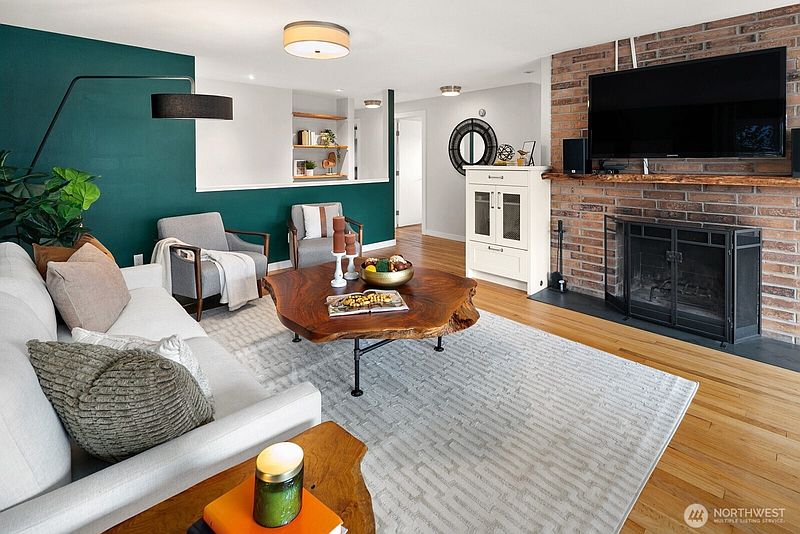 3rd image of 6842 25th Avenue NE
