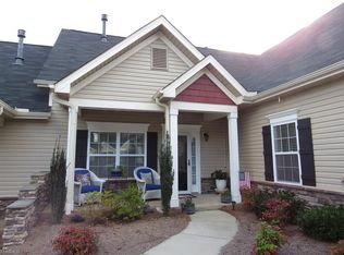 212 Hawks Nest Cir, Clemmons, NC 27012