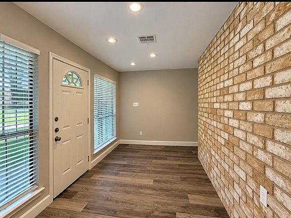 4th image of 255 Andorra Ln