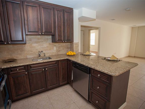 5th image of 400 Carney St APT 601