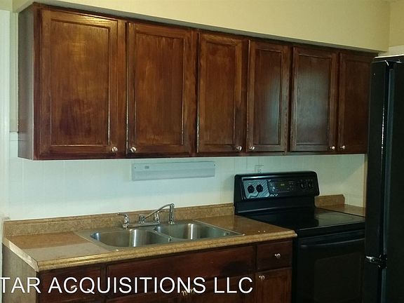 3rd image of 9431 Yorktown Dr