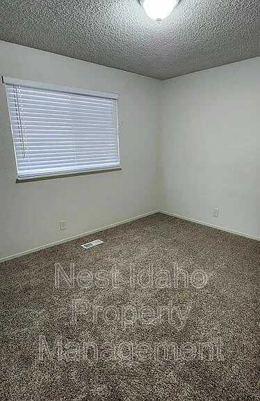 1377 E Wright St — Photo 12