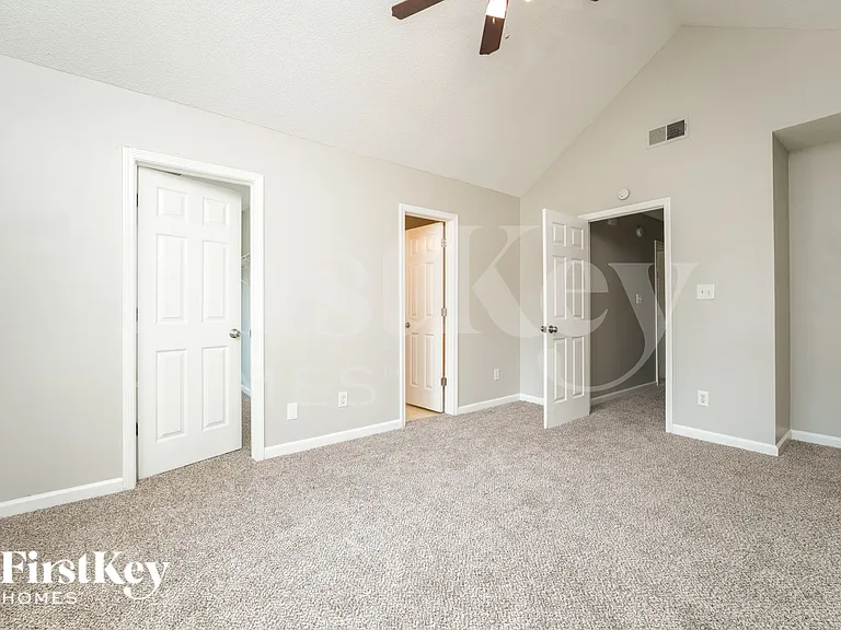 6388 Phillips Ct — Photo 9