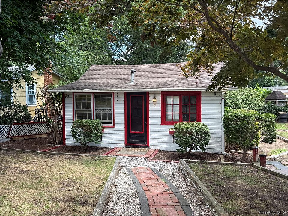 1st image of 7 Connelly Drive