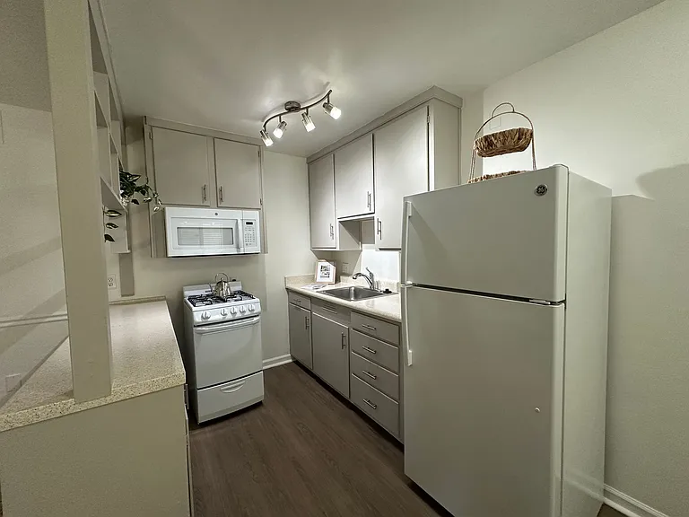 Live Where Downtown Meets Midtown at 1808 N Street — Photo 10