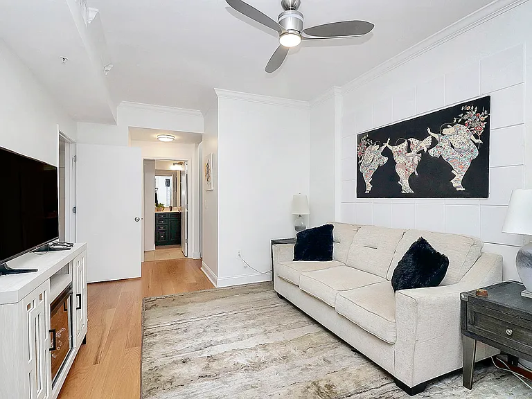 300 W 5th St #431 — Photo 11