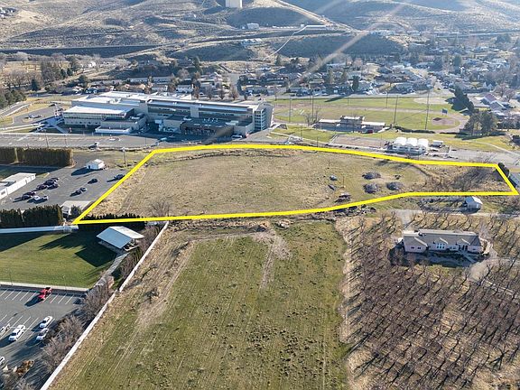 4th image of Luther Ln