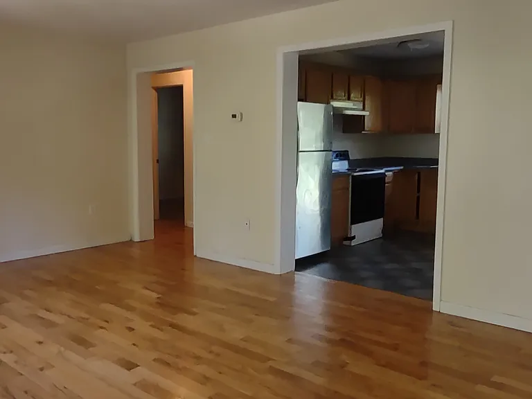 32 Curve St — Photo 2