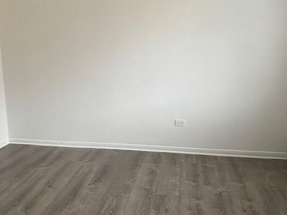 4th image of 7609 N Greenview Ave #203