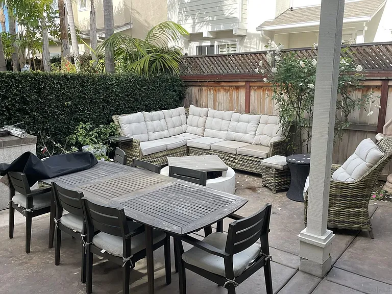 646 Sandside Ct — Photo 8