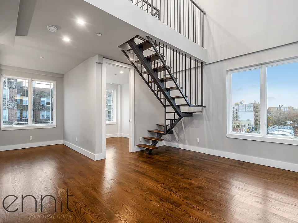 1031 Montgomery St #PENTHOUSE