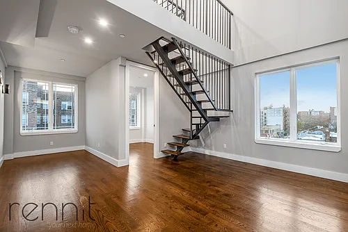 1031 Montgomery St #4R Photo 1