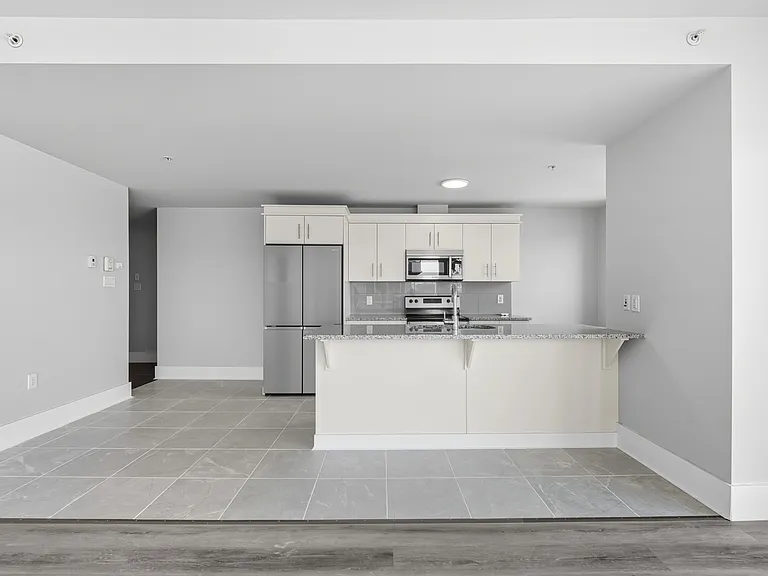 15 Kings Wharf Pl #602 — Photo 10