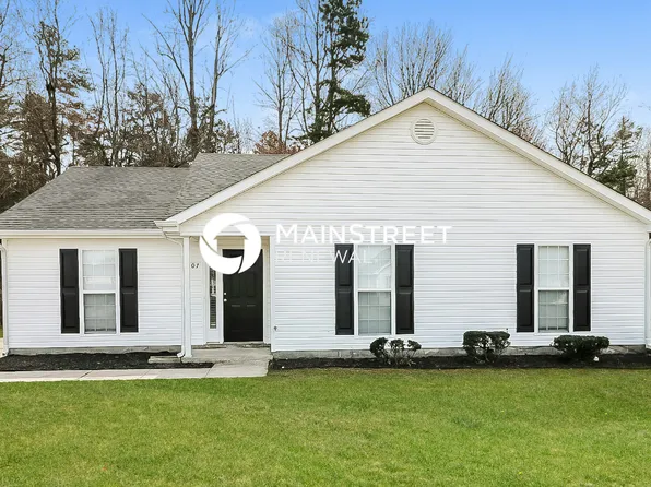 807 Valley Oak Dr, Greensboro, NC 27406