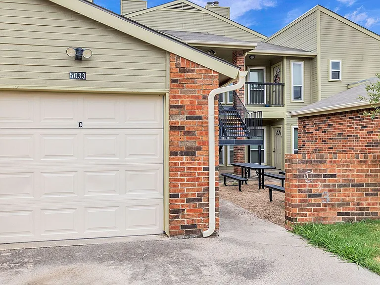 5033 Winder Ct — Photo 3