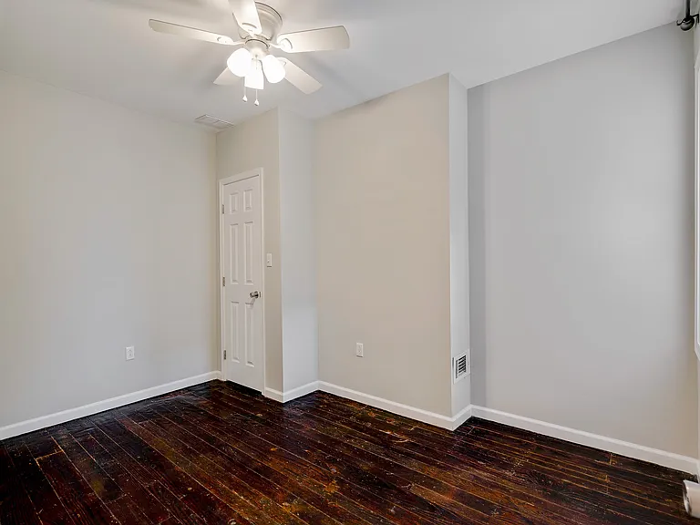 430 McClellan St — Photo 13
