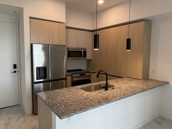 2111 NE 173rd St #S1, Miami, FL 33162