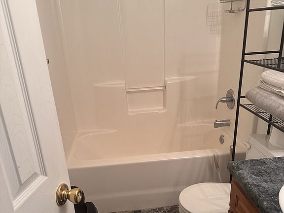 3rd image of 47 Walnut St