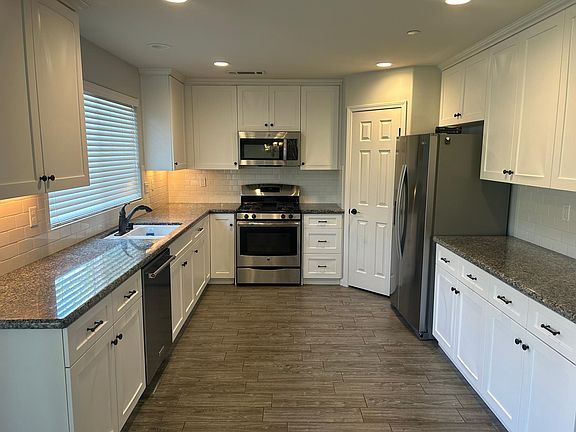 5th image of 10200 Pinnacle Ct