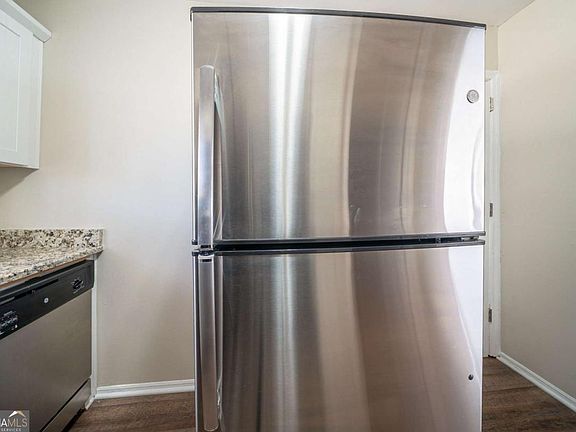 5th image of 1433 Dennis Dr