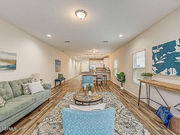 5th image of 918 3RD Avenue S