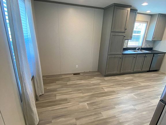 4th image of 120 Cottonwood Blvd #120COT