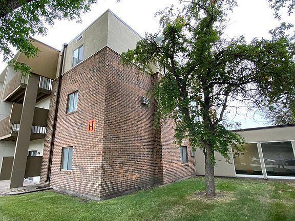 2nd image of 715 N 40th St #304H