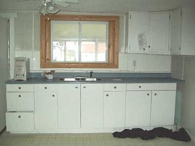 2nd image of 803 E 5th St