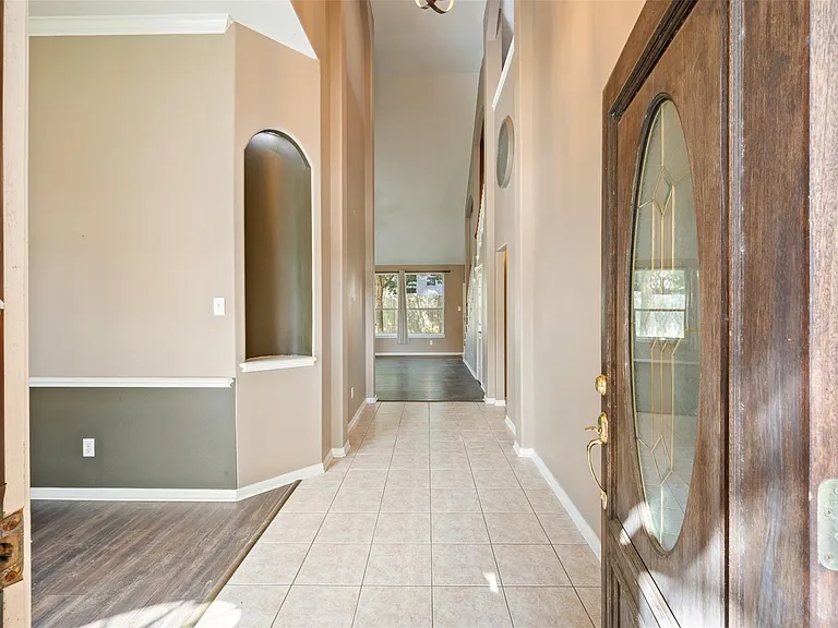 406 Stockbridge Ln — Photo 5