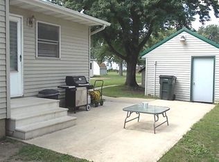 2111 Regal Ave, Waterloo, IA 50702