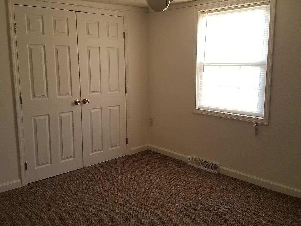 2nd image of 210 Velma Ave