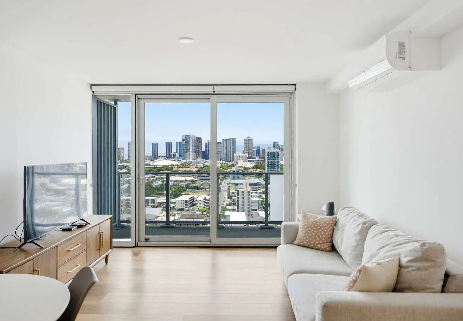 1 bed, 1.0 bath, 562 sqft, $3,800 — Photo 3