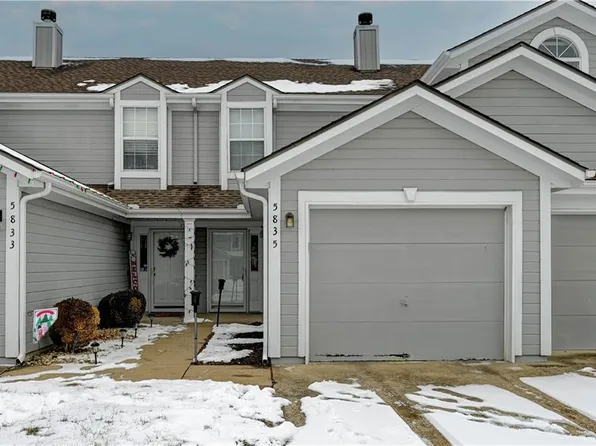 5835 NW Plantation Ln, Lees Summit, MO 64064