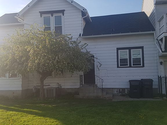 2nd image of 1032 Perry St