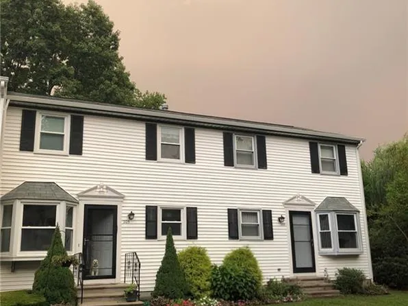 205 Woodhaven Ct, Cranston, RI 02920