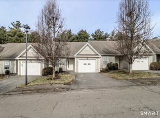 87 Haley Ln #87, Newtown, CT 06482