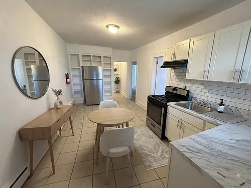 107 S Essex Ave #3 Photo 1
