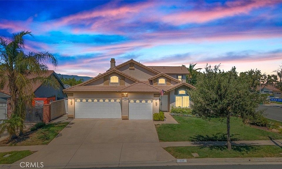 1st image of 729 Black Oak Cir