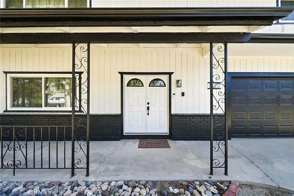 4 bed, 2.5 bath, 2845 sqft, $3,250 — Photo 4