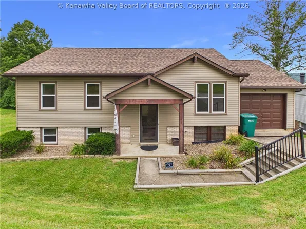 142 Westminster Dr, Culloden, WV 25510