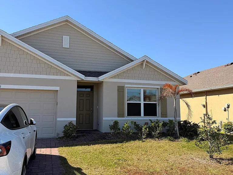 3636 Aberdeen Dr SE — Photo 1