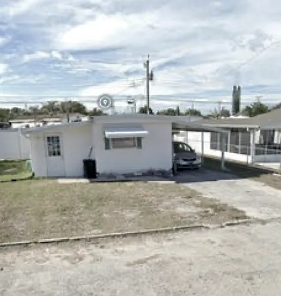 1935 Orange Dr #1 — Photo 1