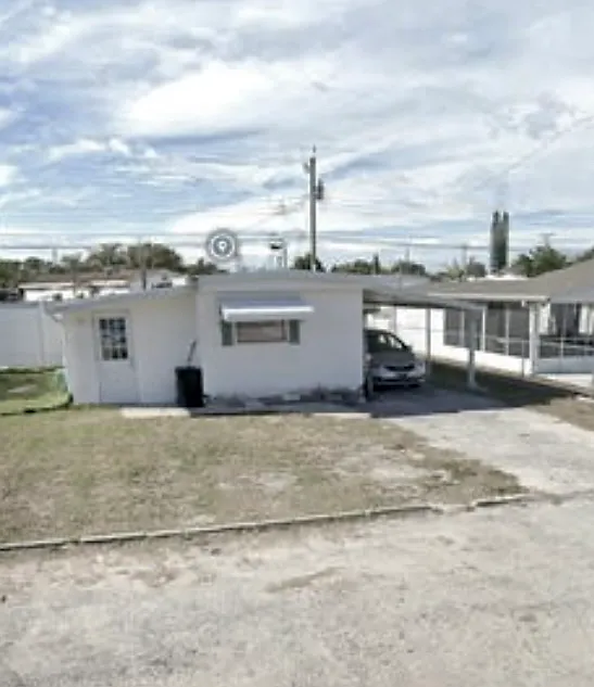 1935 Orange Dr #1